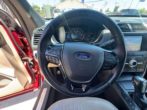 Used 2019 Ford Explorer Limited w/ Class III Trailer Tow Package FWD image 12