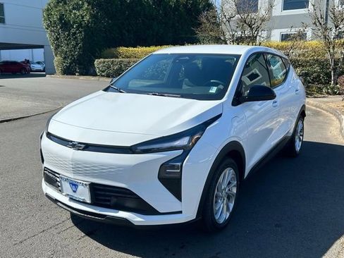 New 2027 Chevrolet Bolt LT w/ Comfort Package FWD image 3