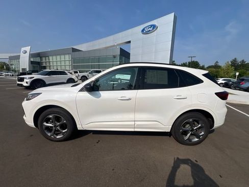Used 2024 Ford Escape ST-Line w/ Tech Pack #1 AWD/4WD image 8
