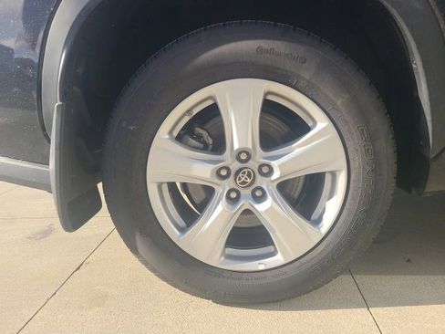 Used 2024 Toyota Highlander LE image 10