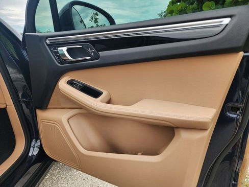 Used 2023 Porsche Macan image 28