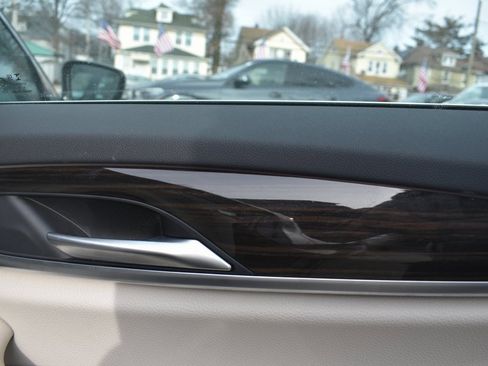 Used 2023 BMW 530e xDrive w/ Convenience Package image 27