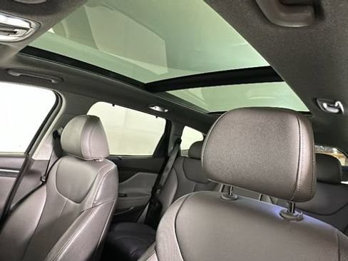 Used 2020 Hyundai Santa Fe Limited AWD/4WD image 12