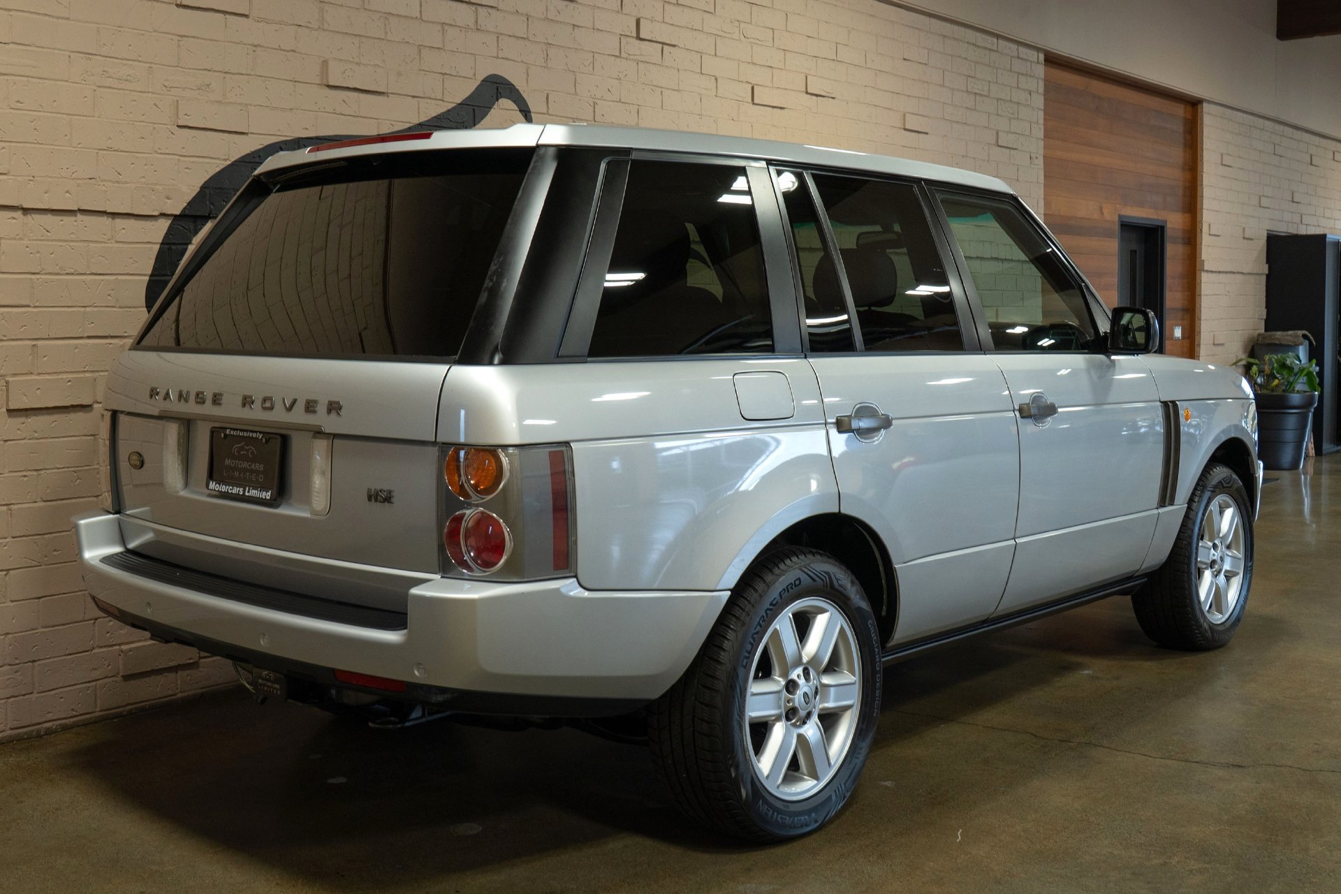 Used 2003 Land Rover Range Rover HSE AWD/4WD image 4