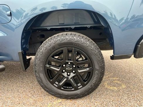 Used 2024 Chevrolet Silverado 1500 Custom Trail Boss w/ Turbomax Blackout Package AWD/4WD image 10