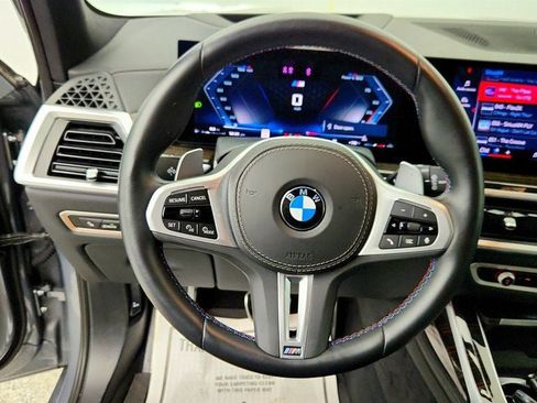 Used 2025 BMW X7 M60i AWD/4WD image 14