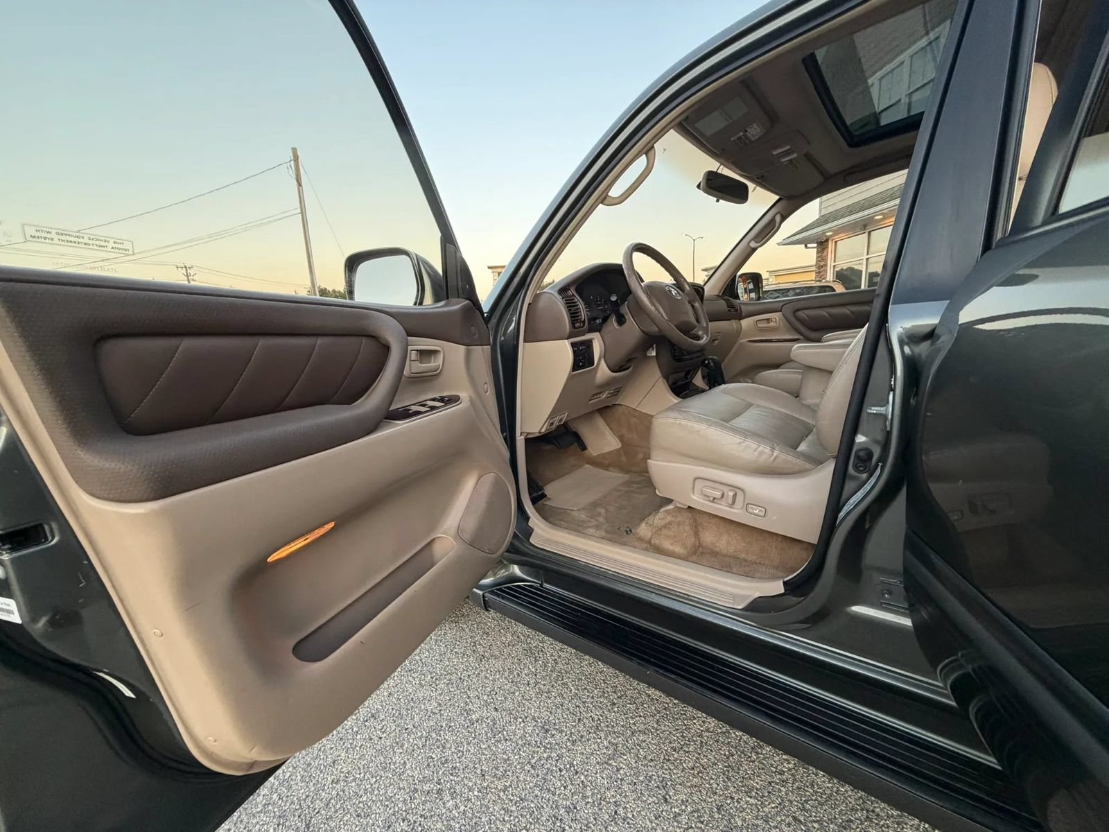 Used 2002 Toyota Land Cruiser w/ Convenience Pkg AWD/4WD image 25