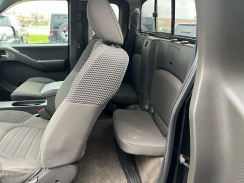 Used 2013 Nissan Frontier PRO-4X AWD/4WD image 11