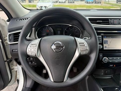 Used 2016 Nissan Rogue SV w/ SV Premium Package AWD/4WD image 15