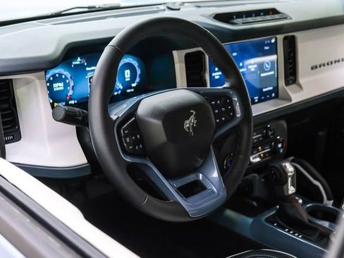 Used 2025 Ford Bronco Heritage Edition image 28