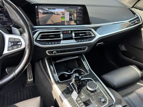 Used 2022 BMW X7 xDrive40i w/ M Sport Package image 19