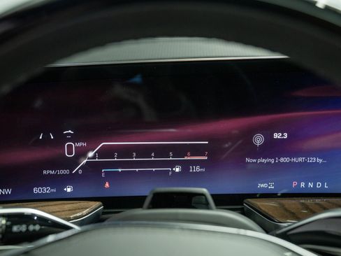 Used 2025 Cadillac Escalade ESV Sport Platinum image 38