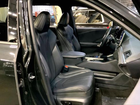 Used 2024 Lexus TX 500h F SPORT Premium image 8