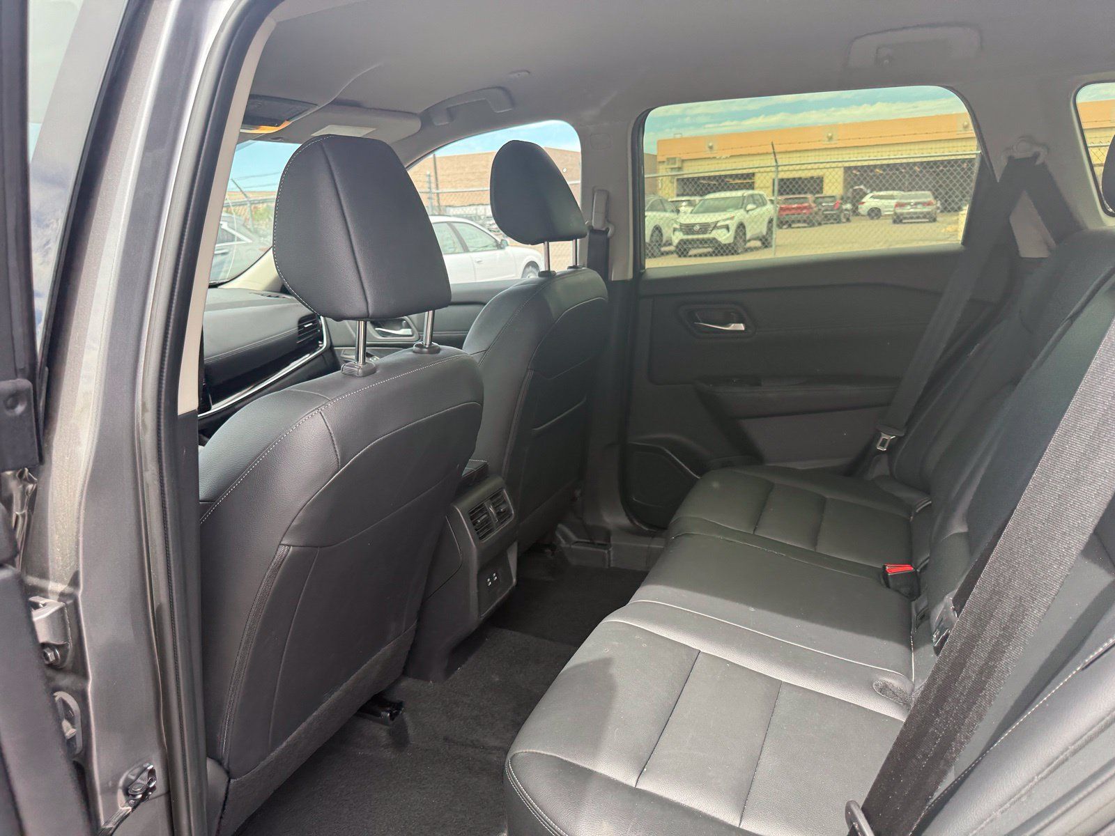 Used 2025 Nissan Rogue SL FWD image 9