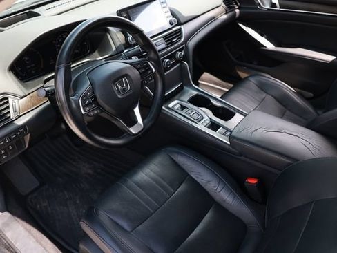 Used 2018 Honda Accord Touring image 6