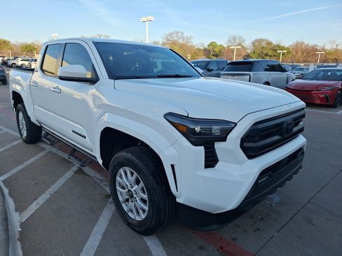 Used 2024 Toyota Tacoma SR5 image 8