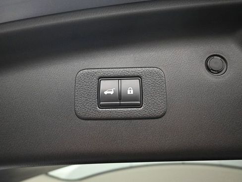 Used 2024 Nissan Armada SL w/ Captain's Chairs Package image 34