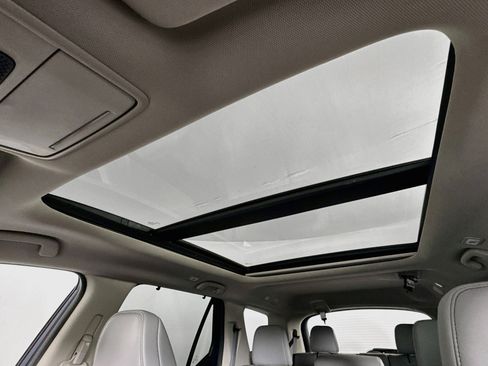 Certified 2023 Honda Pilot Touring image 23
