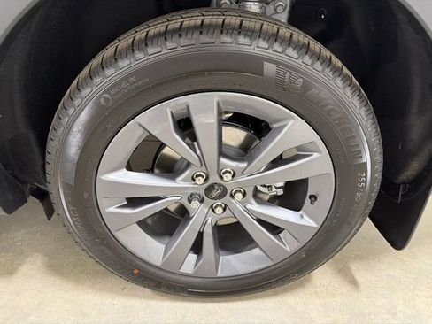New 2026 Ford Explorer Active w/ Active Comfort Package AWD/4WD image 8