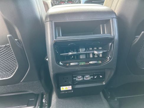 New 2025 Jeep Grand Cherokee Limited w/ Black Appearance Package image 22