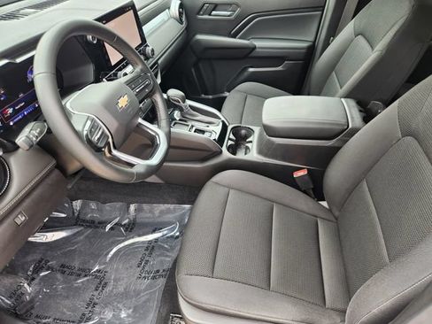 Used 2024 Chevrolet Colorado LT w/ LT Convenience Package II RWD image 4