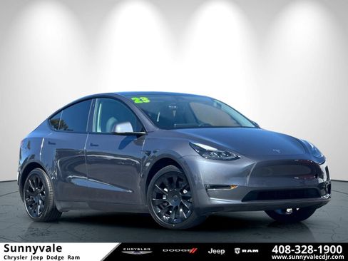 Used 2023 Tesla Model Y Long Range AWD/4WD image 1