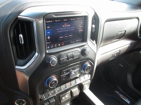 Used 2020 Chevrolet Silverado 1500 LT Trail Boss image 29