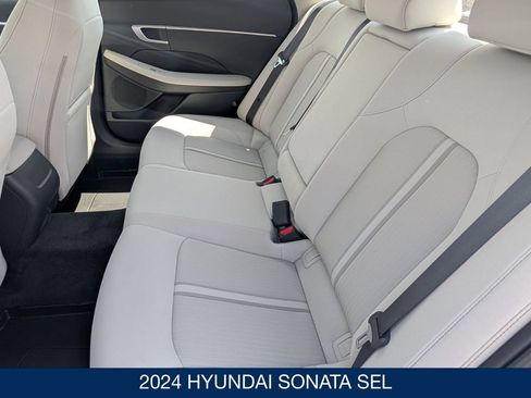 Certified 2024 Hyundai Sonata SEL AWD/4WD image 16