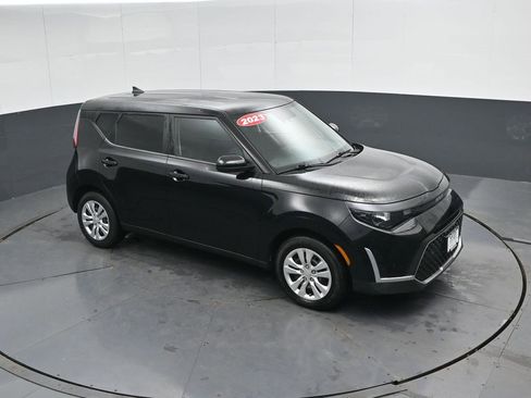 Used 2023 Kia Soul LX image 44