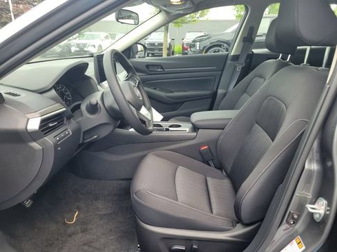 New 2026 Nissan Altima 2.5 SV FWD image 13