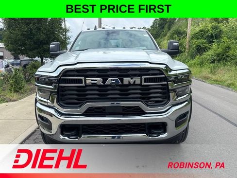 New 2026 RAM 5500 Tradesman w/ Chrome Appearance Group AWD/4WD image 2