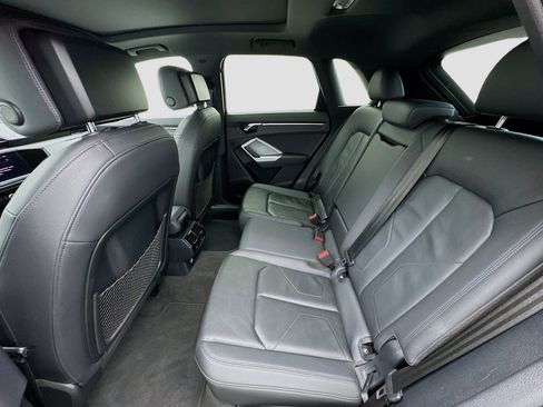 Used 2022 Audi Q3 2.0T Premium w/ Convenience Package image 16