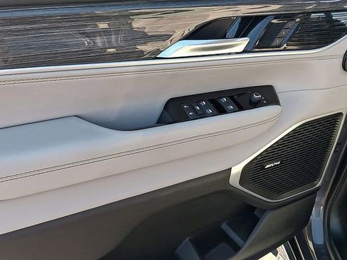 Used 2022 Jeep Wagoneer Series II image 12