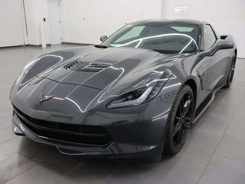 Used 2018 Chevrolet Corvette Stingray Coupe w/ Carbon Flash Badge Package RWD image 7