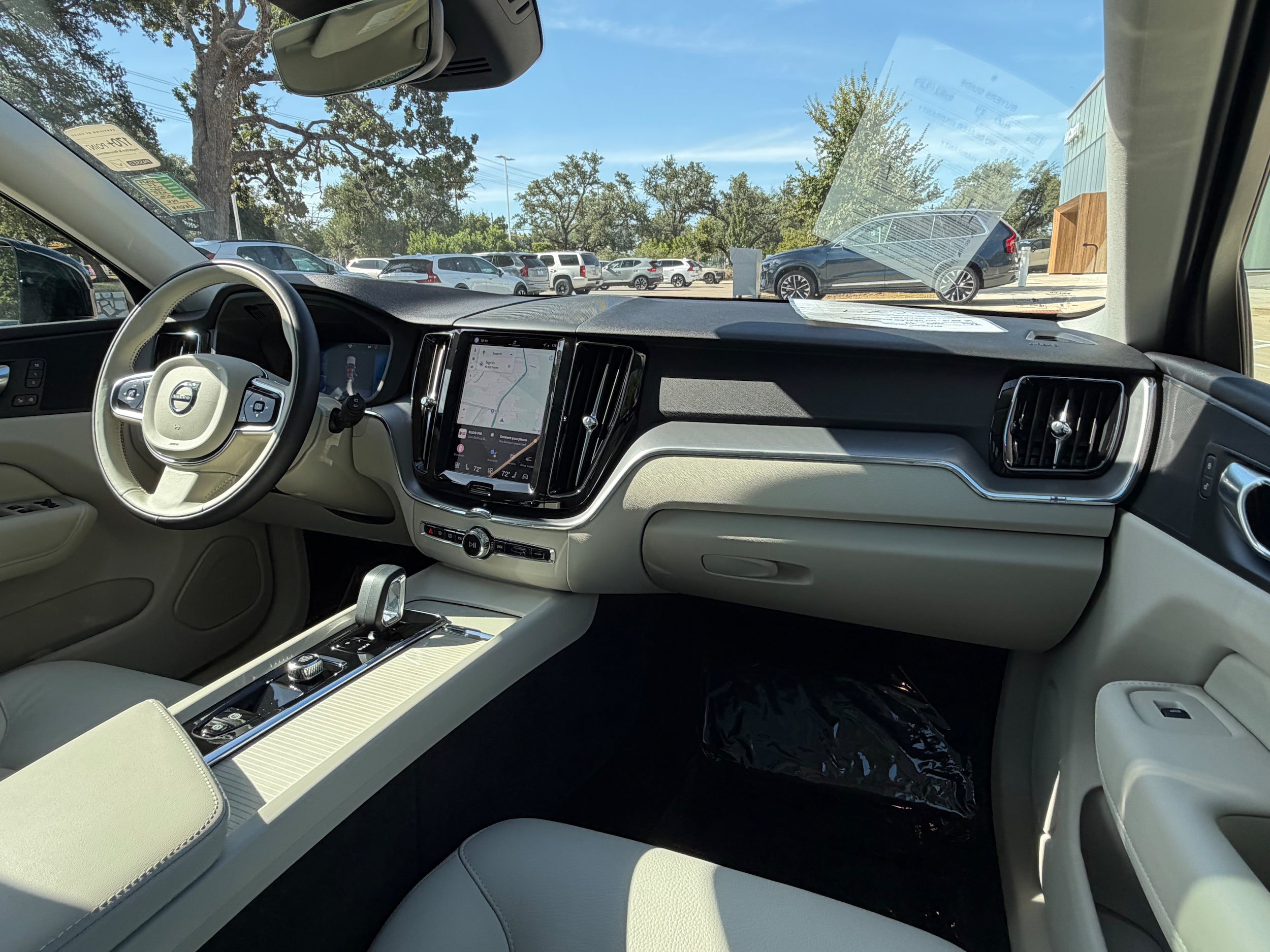 Certified 2024 Volvo XC60 B5 Core w/ Protection Package Premier AWD/4WD image 12