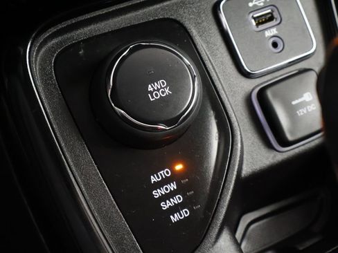 Used 2020 Jeep Compass Latitude AWD/4WD image 41
