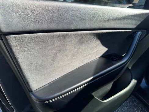 Used 2021 Tesla Model Y Performance image 27