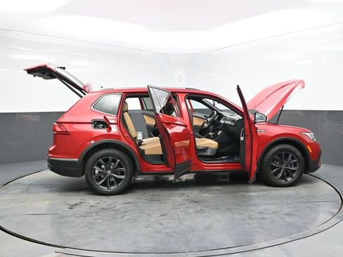 Used 2022 Volkswagen Tiguan SE FWD image 47