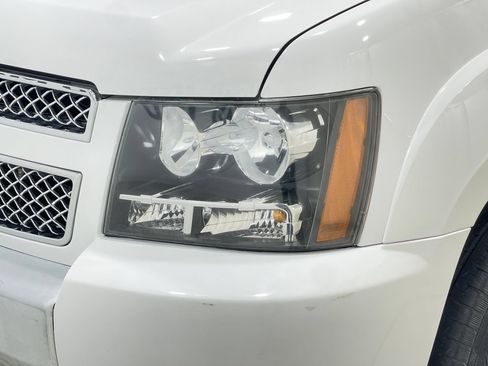 Used 2011 Chevrolet Avalanche LT w/ Suspension Package, Off-Road AWD/4WD image 29