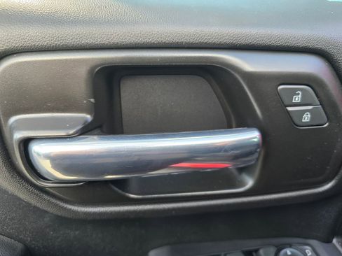 Used 2021 Chevrolet Silverado 1500 Custom Trail Boss image 20