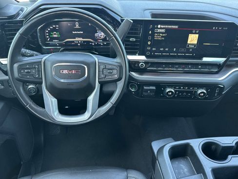Used 2025 GMC Sierra 1500 SLT AWD/4WD image 16