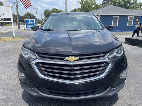 Used 2018 Chevrolet Equinox LT FWD image 2