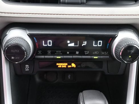 Used 2020 Toyota RAV4 XLE w/ Convenience Package AWD/4WD image 22