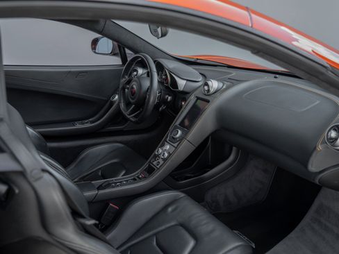 Used 2012 McLaren MP4-12C Coupe image 5