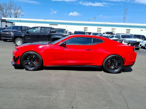Used 2019 Chevrolet Camaro ZL1 image 2