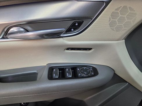 Used 2017 Cadillac XT5 Premium Luxury w/ Advanced Security Package image 31