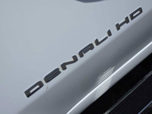 Certified 2020 GMC Sierra 2500 Denali w/ Denali Ultimate Package AWD/4WD image 12