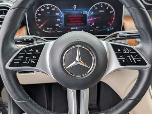 Used 2024 Mercedes-Benz GLC 300 image 18