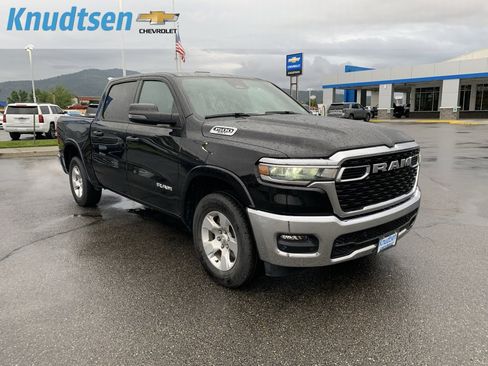 Used 2025 RAM 1500 Big Horn AWD/4WD image 1