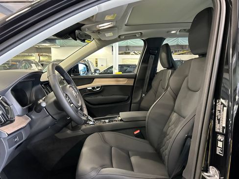 Used 2026 Volvo XC90 B6 Plus w/ Protection Package Premier AWD/4WD image 10